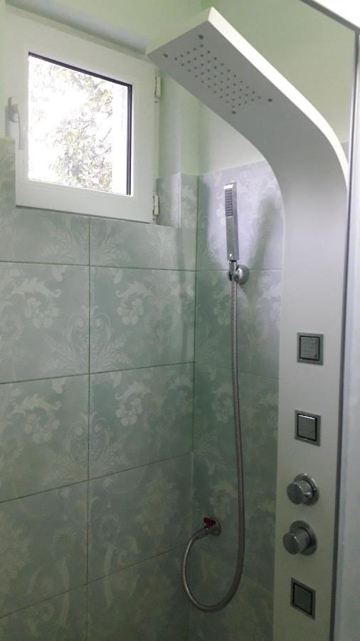 Cozy, Central 1-Bedroom Apartment In Timisoara, Romania Esterno foto